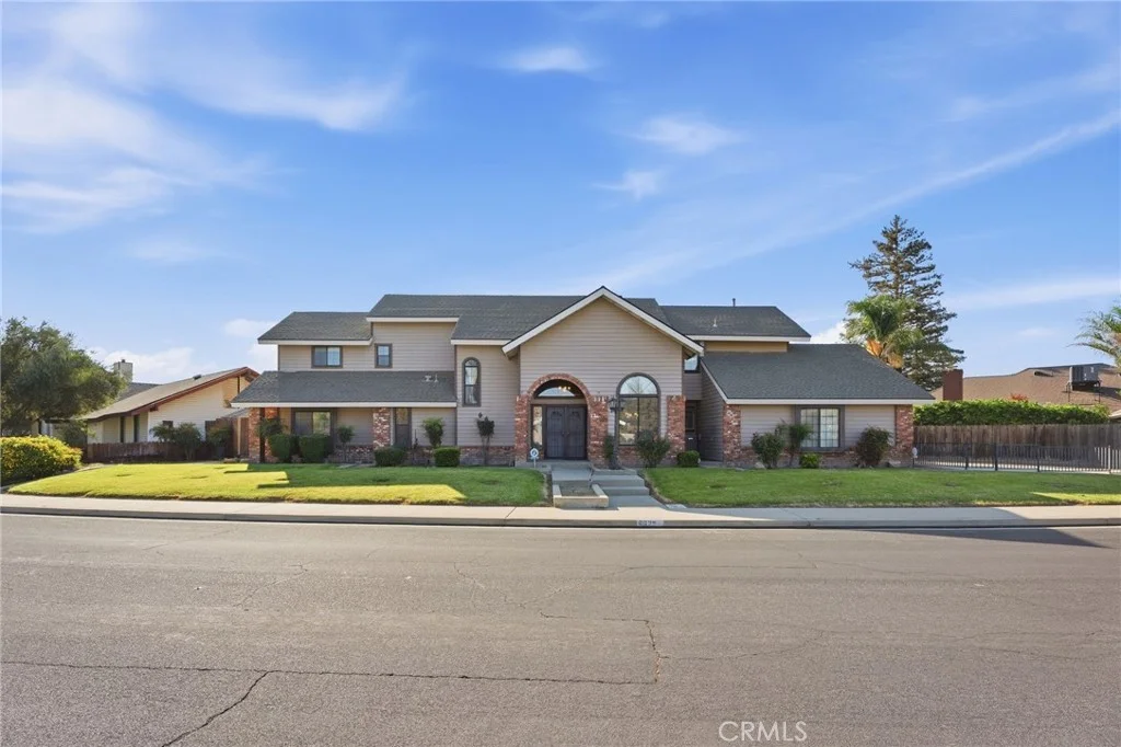 662 S Boyd Dr, Kerman, CA 93630 photo 3