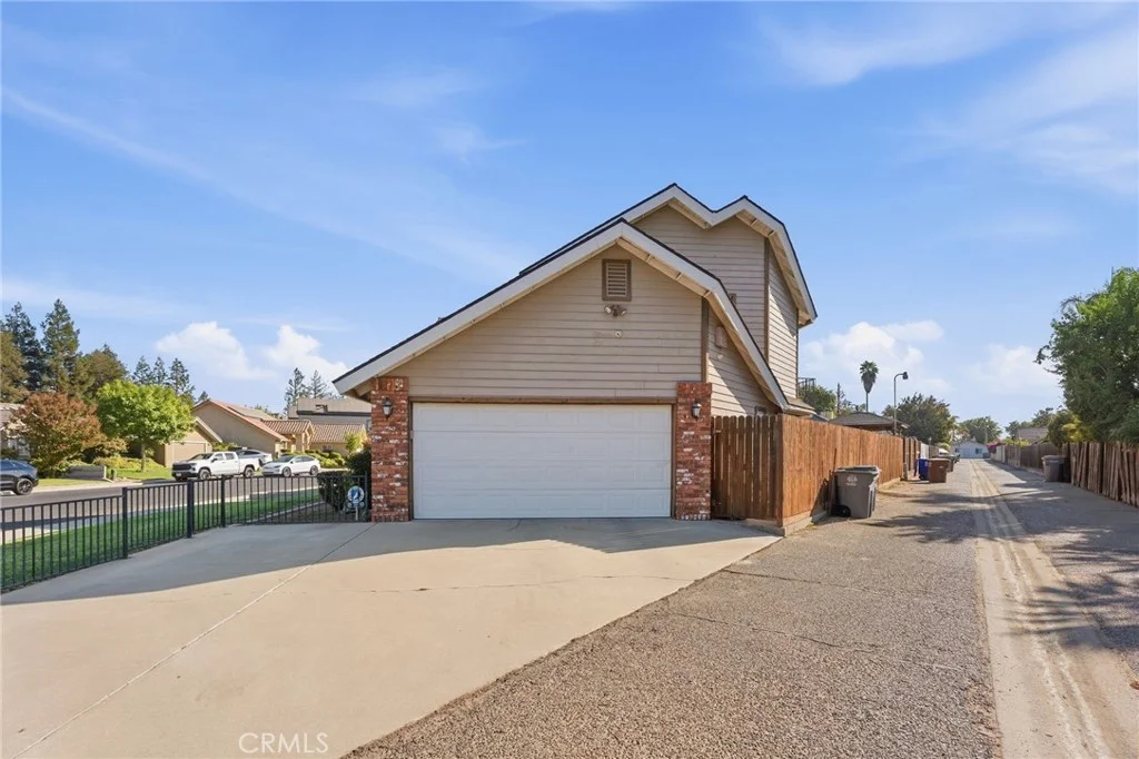 662 S Boyd Dr, Kerman, CA 93630 photo 4