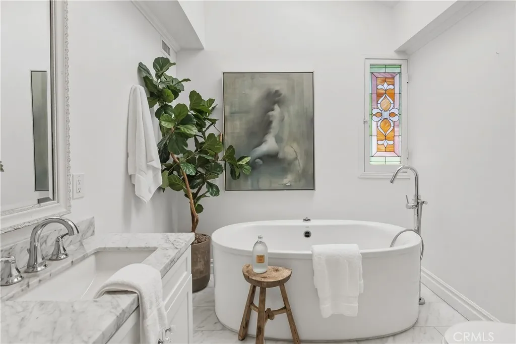 Additional image 83 of 4080 Meadow Lark Dr, Calabasas, CA 91302