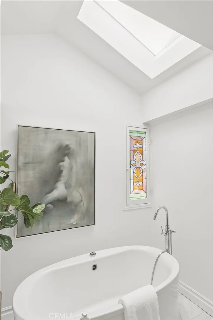 Additional image 85 of 4080 Meadow Lark Dr, Calabasas, CA 91302