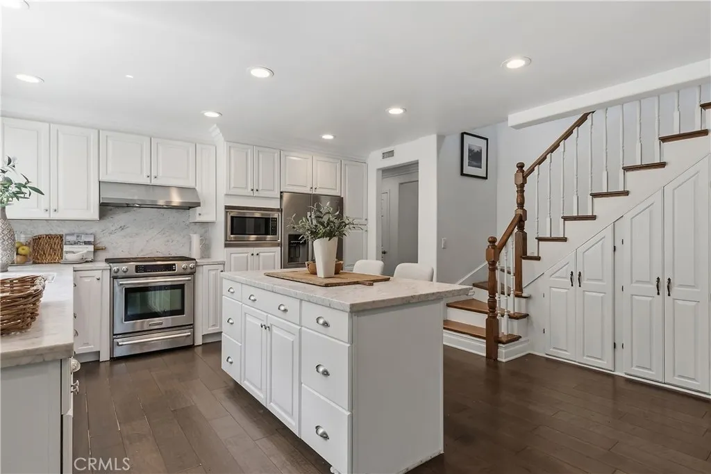 Additional image 68 of 4080 Meadow Lark Dr, Calabasas, CA 91302