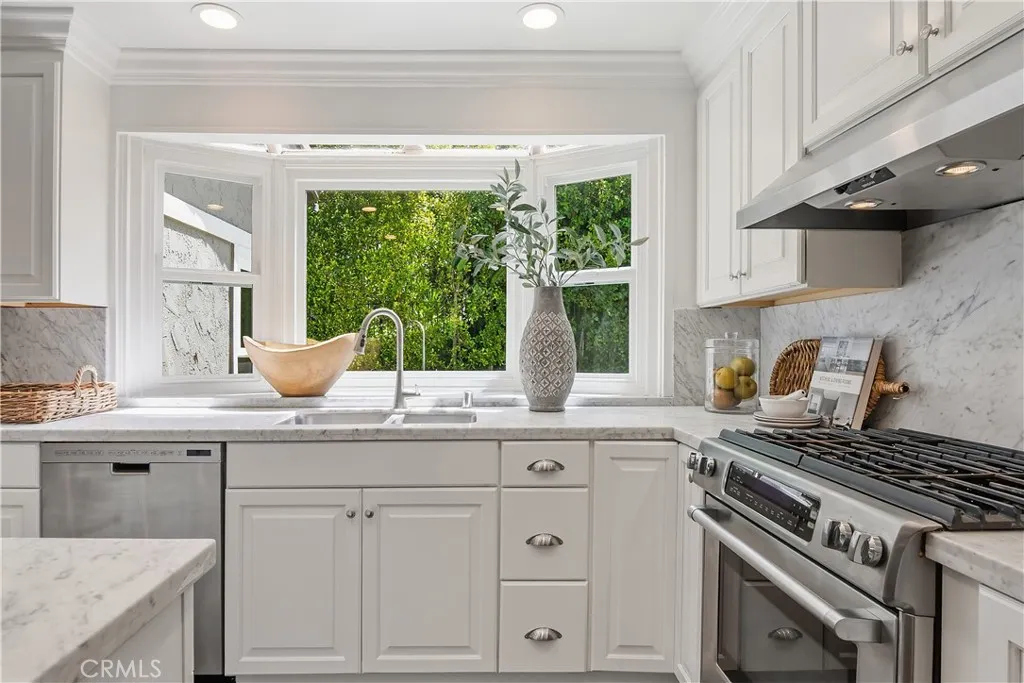 Additional image 67 of 4080 Meadow Lark Dr, Calabasas, CA 91302