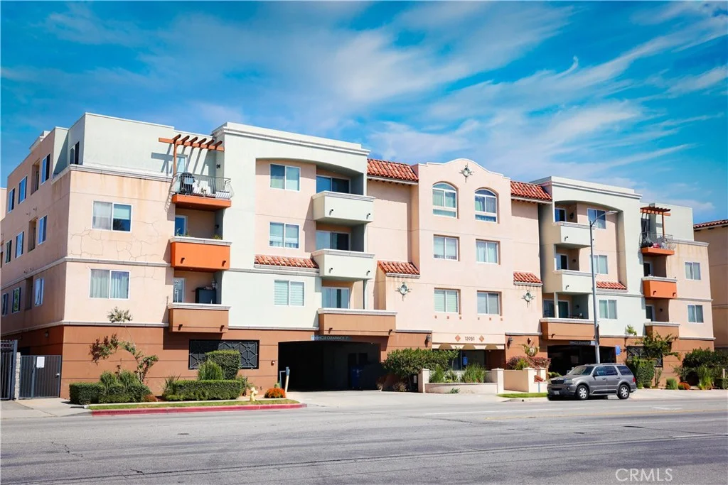 13951 Sherman Way Unit 301, Van Nuys, CA 91405