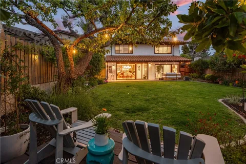 425 Avenida Mirola, Palos Verdes Estates, CA MLS: PV25091623