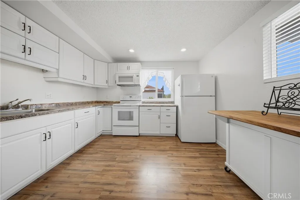 Additional image 17 of 2718 Still Meadow Ln, Lancaster, CA 93536