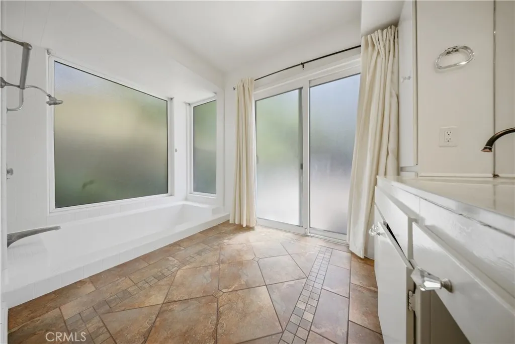 Additional image 11 of 2718 Still Meadow Ln, Lancaster, CA 93536