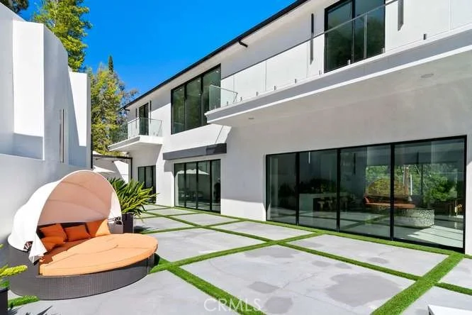 19546 Rosita Street, Tarzana, CA 91356