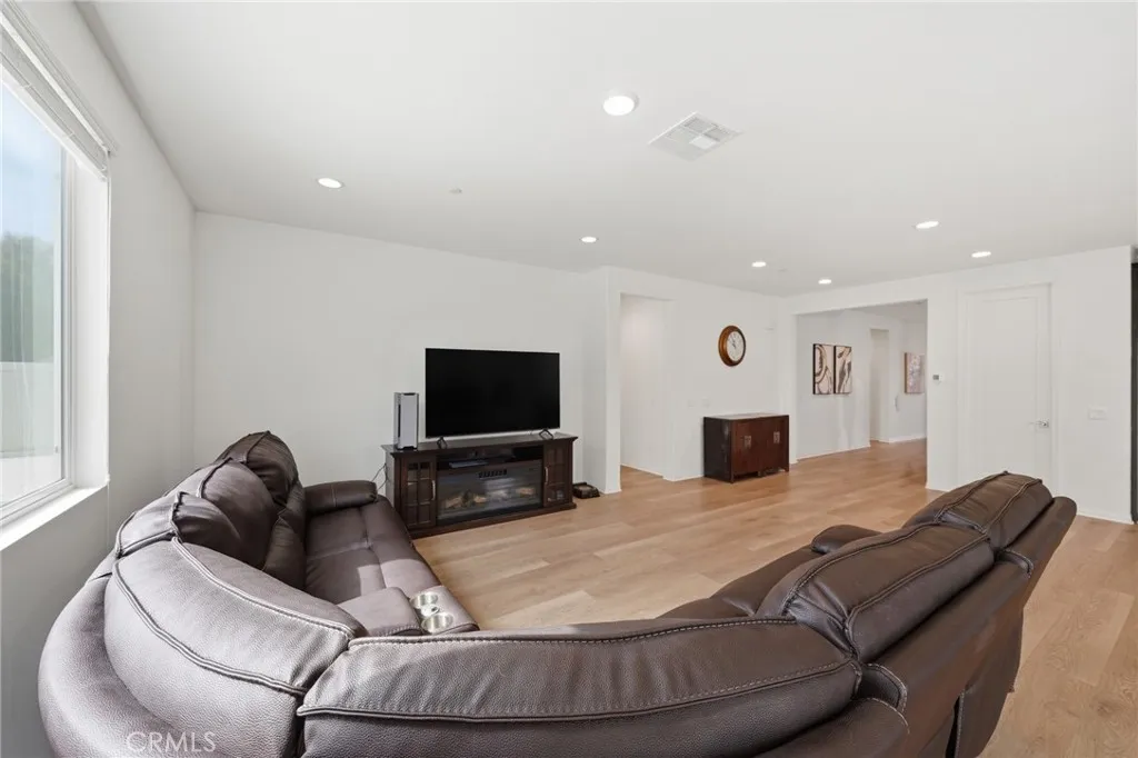 Additional image 11 of 29100 Oak Grove Way, Lake Elsinore, CA 92530