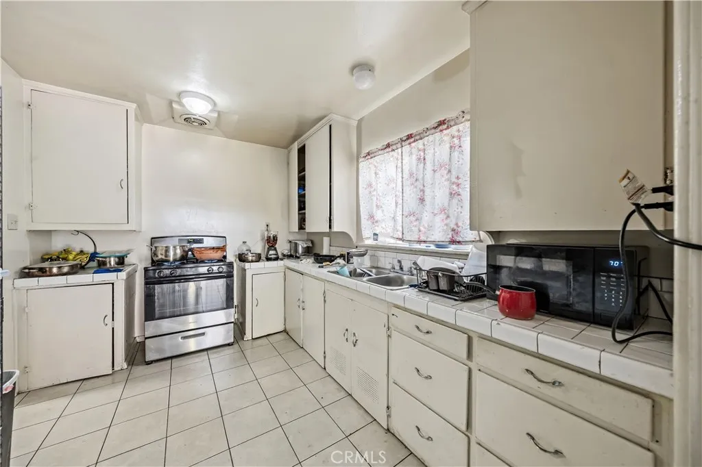 Additional image 11 of 15548 8th, Victorville, CA 92395