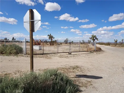220 Ca-18, Phelan, CA MLS: HD25074953