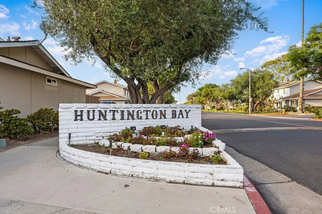 10166 Disney Cir, Huntington Beach, CA 92646