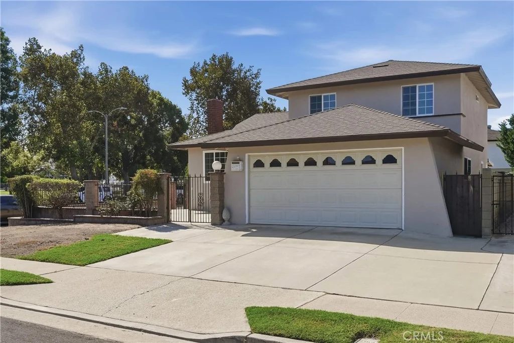 6912 Tahiti Dr, Cypress, CA 90630