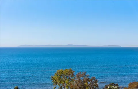 2482 Glenneyre Street, Laguna Beach, CA MLS: OC24094147