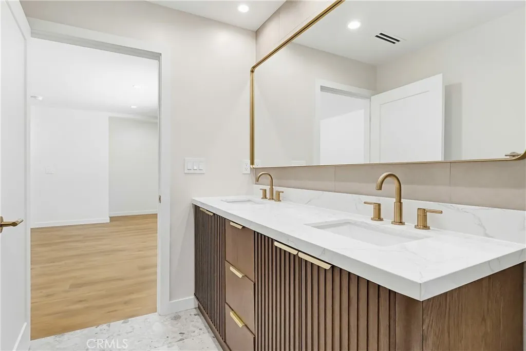 Additional image 75 of 5440 Alcove Ave, Valley Village, CA 91607