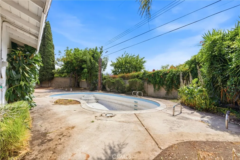 18112 Joshua Ln, Santa Ana, CA 92705