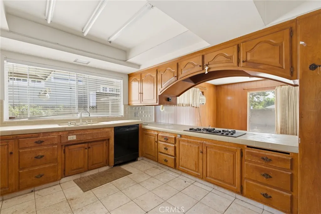 Additional image 10 of 18112 Joshua Ln, Santa Ana, CA 92705