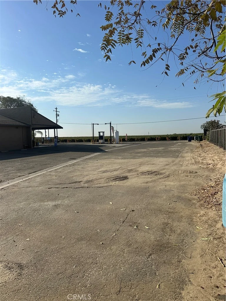 3126 W Elkhorn Ave, Caruthers, CA 93609