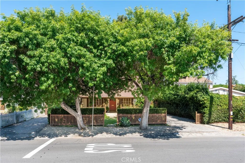 5228 Irvine Avenue, Valley Village, CA 91601