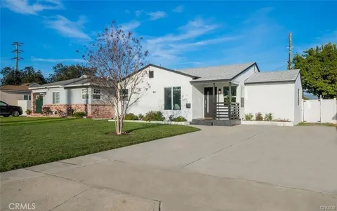 1484 N Clybourn Avenue, Burbank, CA 91505 - MLS#: SR25004790