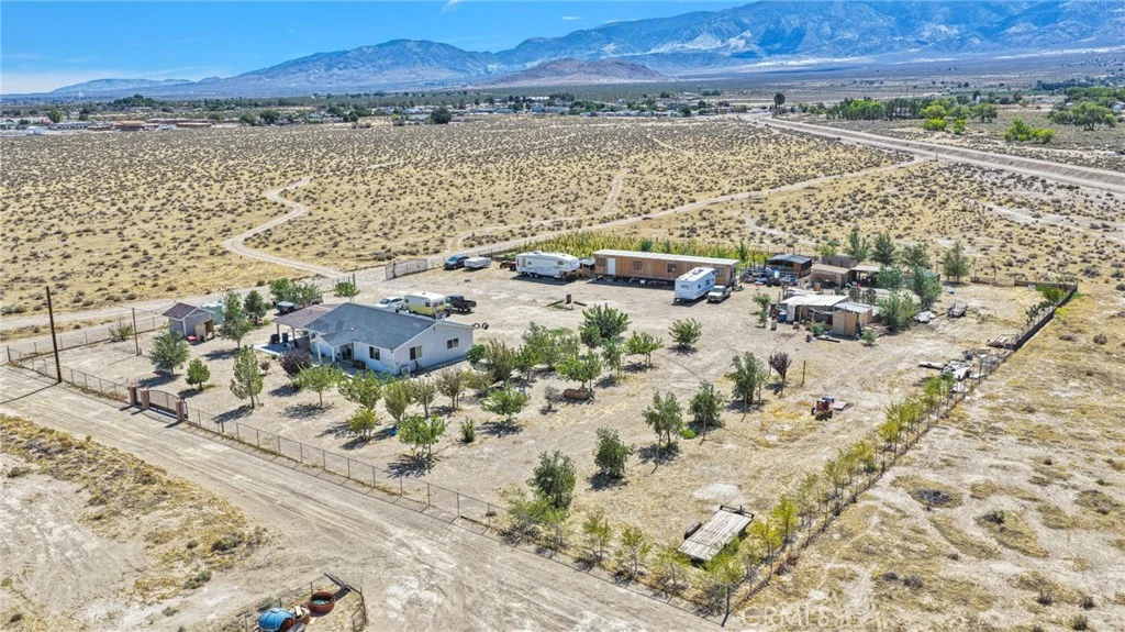 32485 Wren Rd, Lucerne Valley, CA 92356
