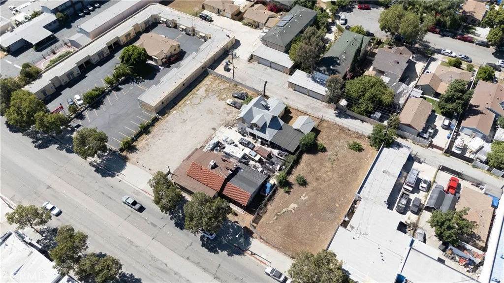 845 W Holt Ave, Pomona, CA 91768
