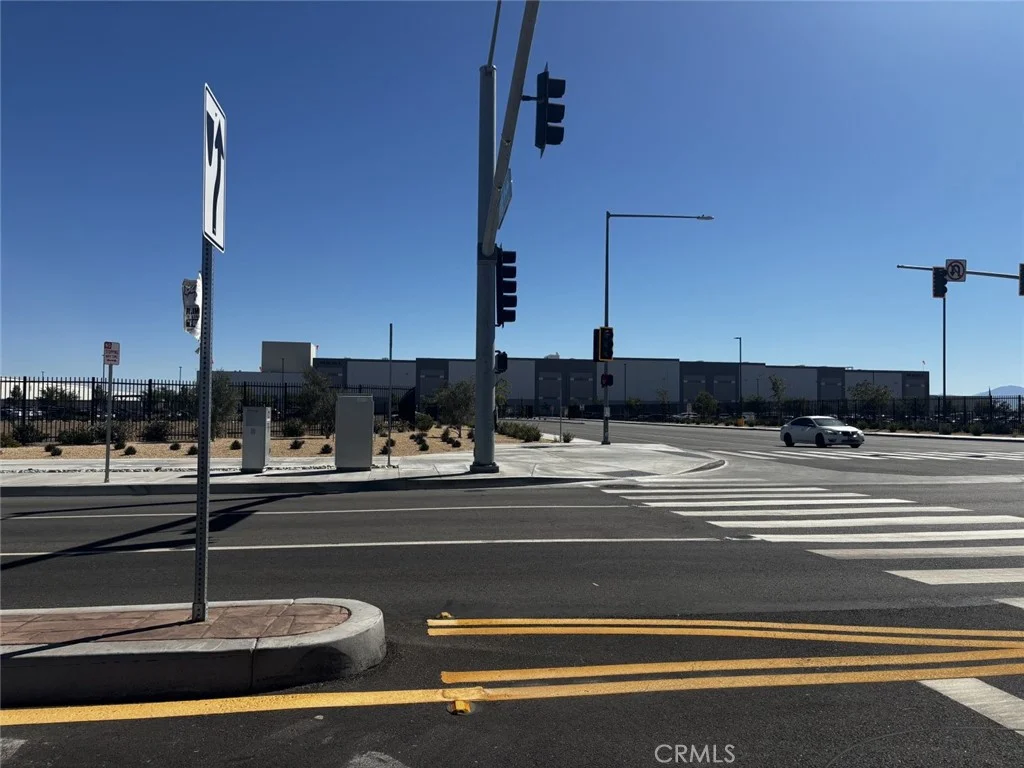 Vic Ave M4 10th Street W, Palmdale, CA 93551