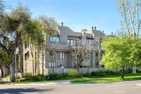1310 E Orange Grove Boulevard Unit 119, Pasadena, CA MLS: PF25070088