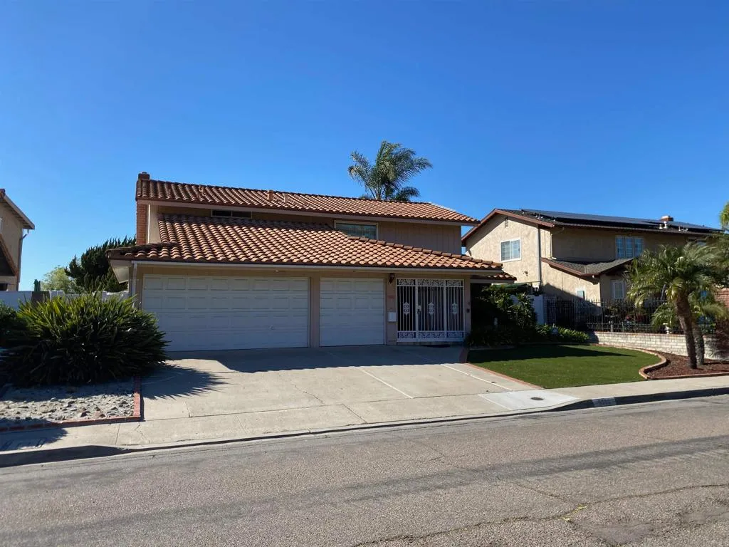 6302 Lake Athabaska Pl, San Diego, CA 92119
