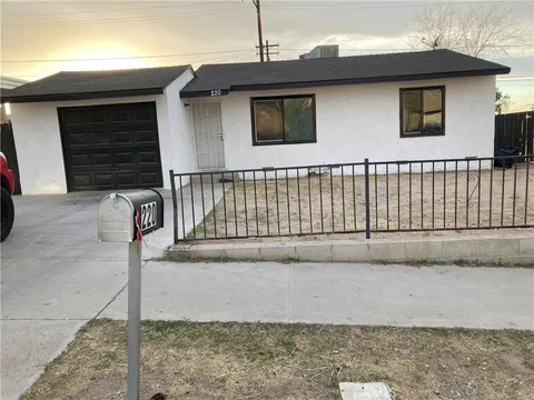 220 Lillian Drive, Barstow, CA MLS: CV25032770