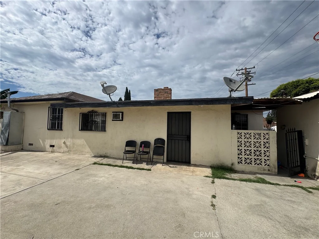 3154 Tecumseh Ave, South Gate, CA 90280 photo 4