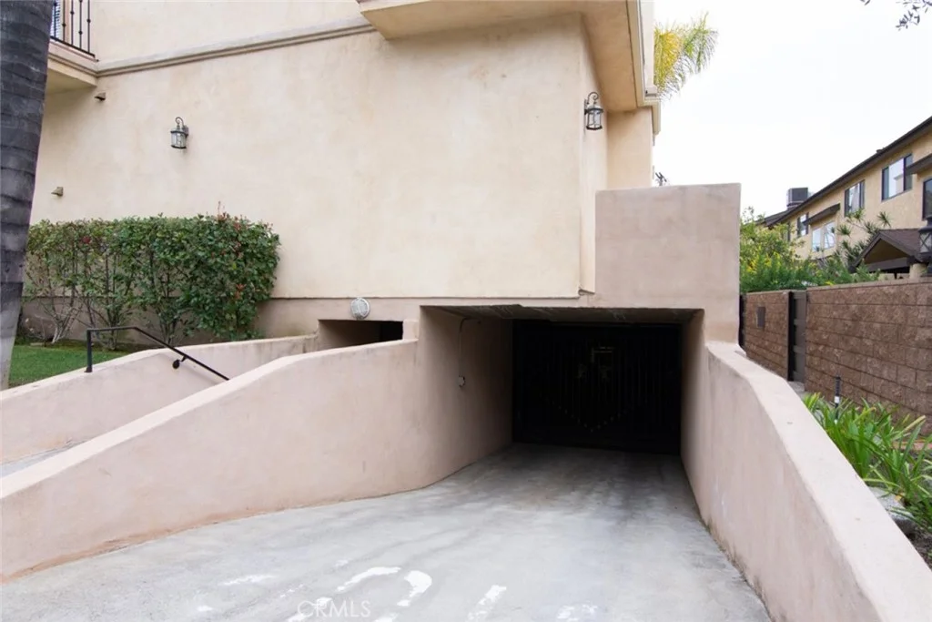 526 E Elmwood Avenue Unit 101, Burbank, CA 91501