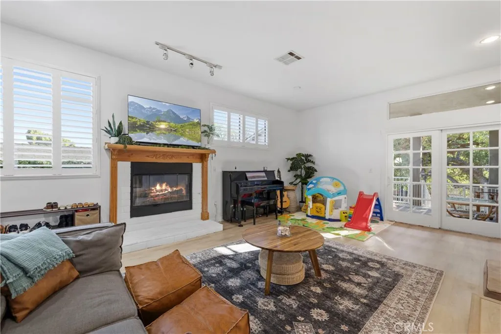 Additional image 52 of 25048 Wheeler Rd, Newhall, CA 91321