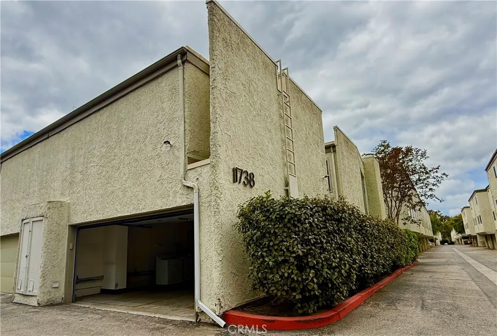Additional image 61 of 11738 Moorpark Street Unit A, Studio City, CA 91604