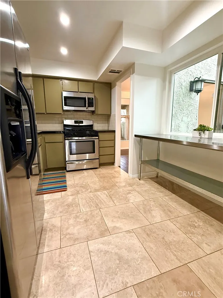 Additional image 46 of 11738 Moorpark Street Unit A, Studio City, CA 91604