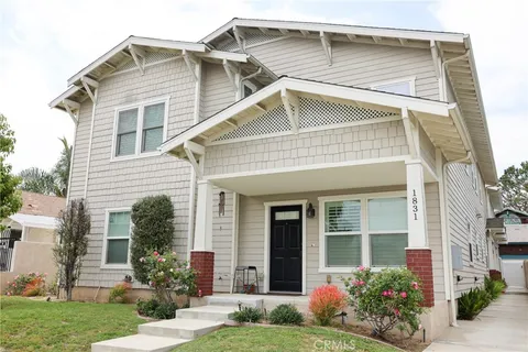 1833 Cabrillo Avenue, Torrance, CA MLS: SB25082738