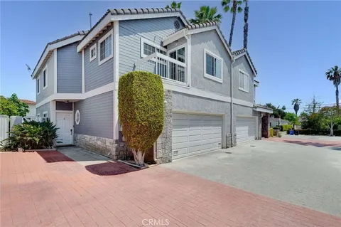 2461 Oneida Street Unit B, Pasadena, CA MLS: PF25099854