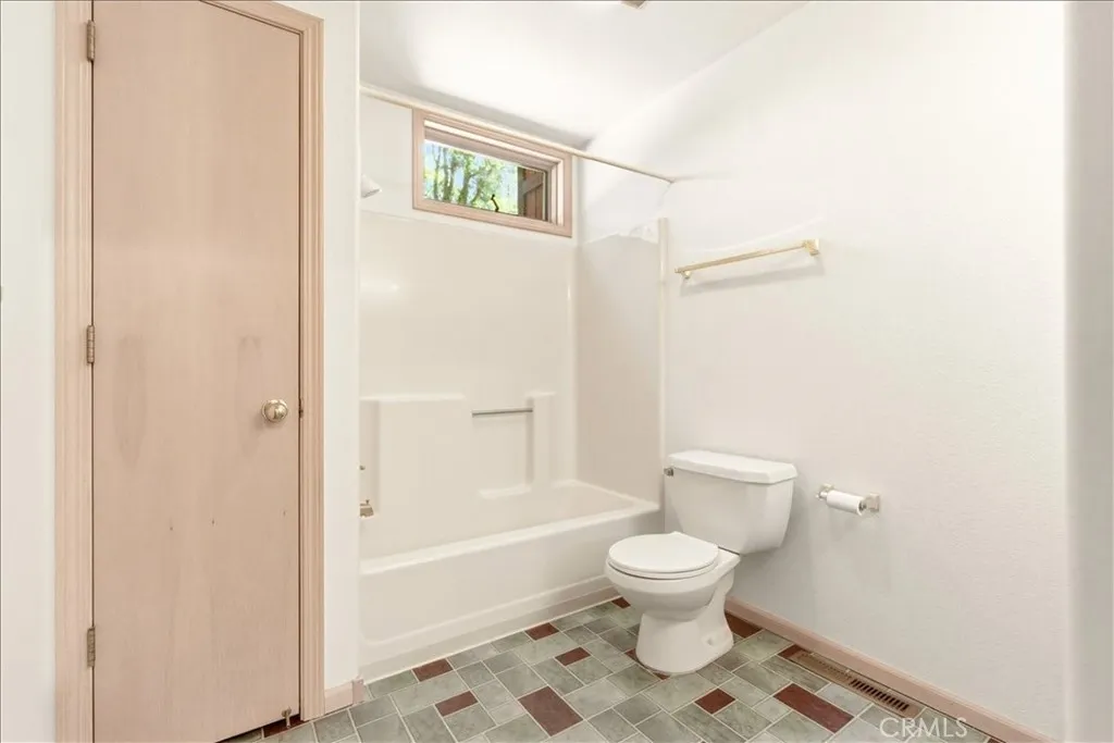 Additional image 40 of 306 Gaudenzio St, Mount Shasta, CA 96067