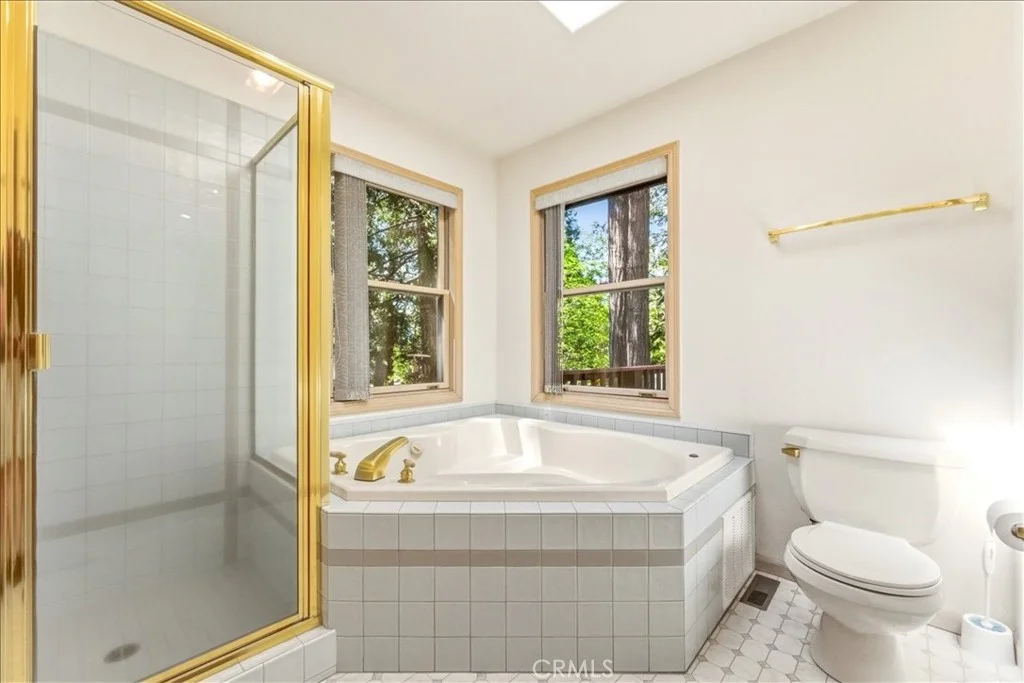 Additional image 45 of 306 Gaudenzio St, Mount Shasta, CA 96067
