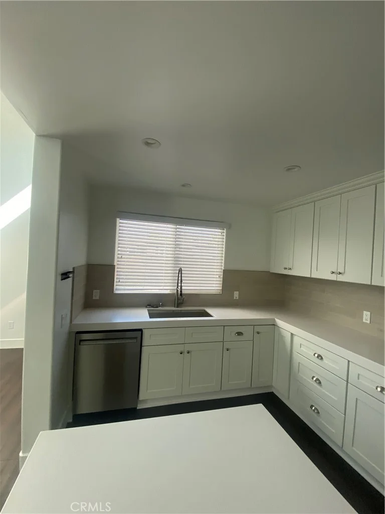 291 6th Ave, Upland, CA 91786