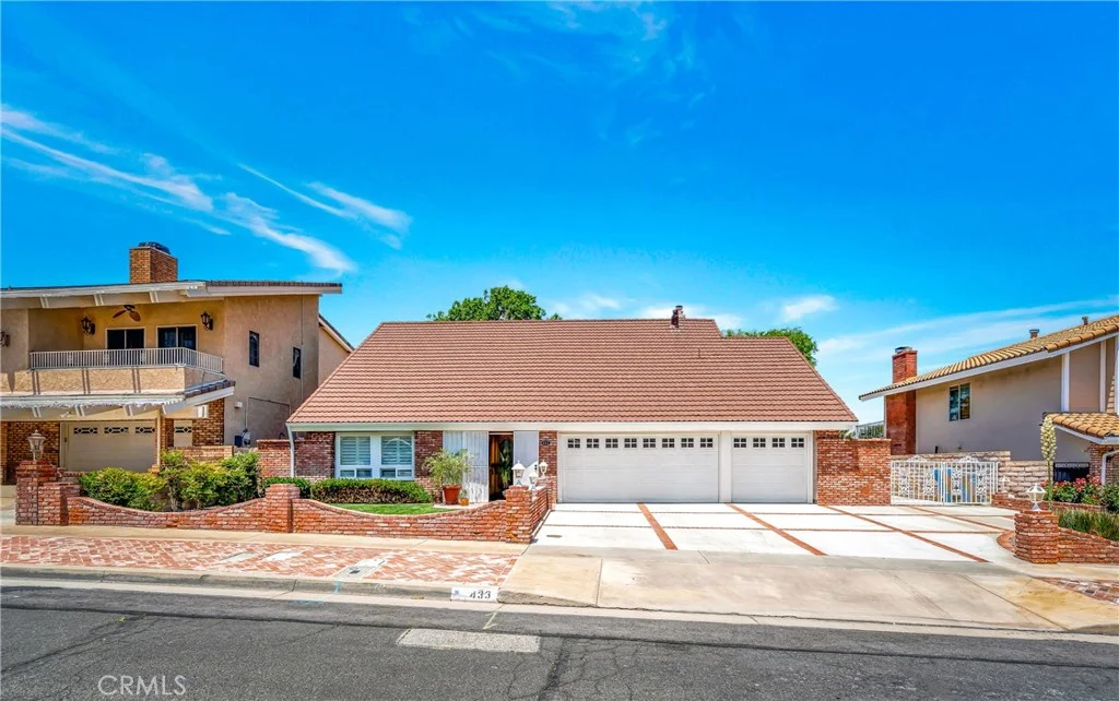 433 Fairway Dr, Palmdale, CA 93551 photo 2