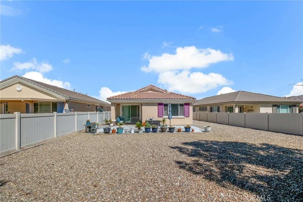 11122 Avonlea Road, Apple Valley, CA 92308