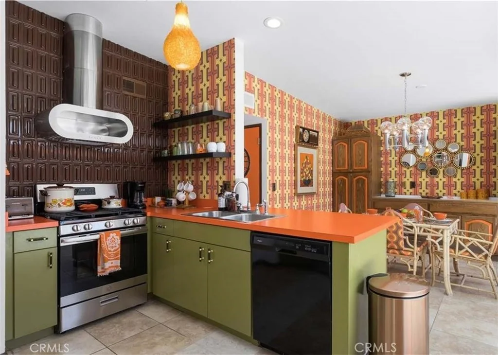 2233 N Cardillo Ave, Palm Springs, CA 92262