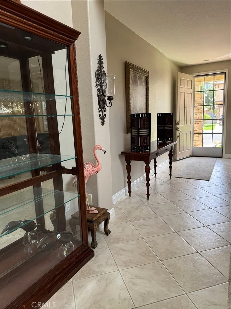 28680 Placerview Trail, Saugus, CA 91390 photo 4