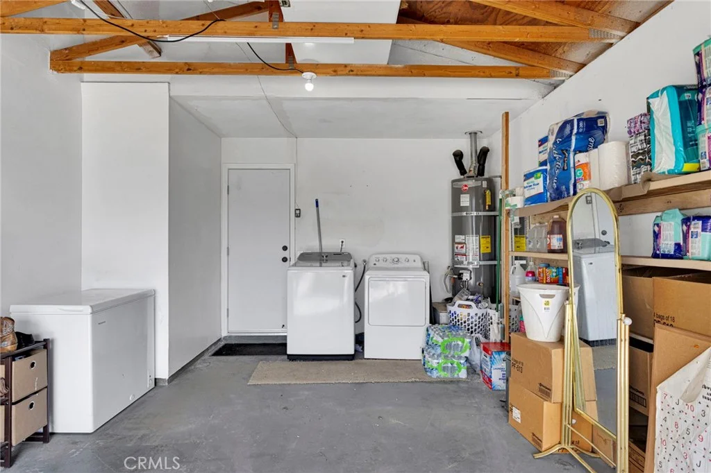 14575 Tonikan Road, Apple Valley, CA 92307