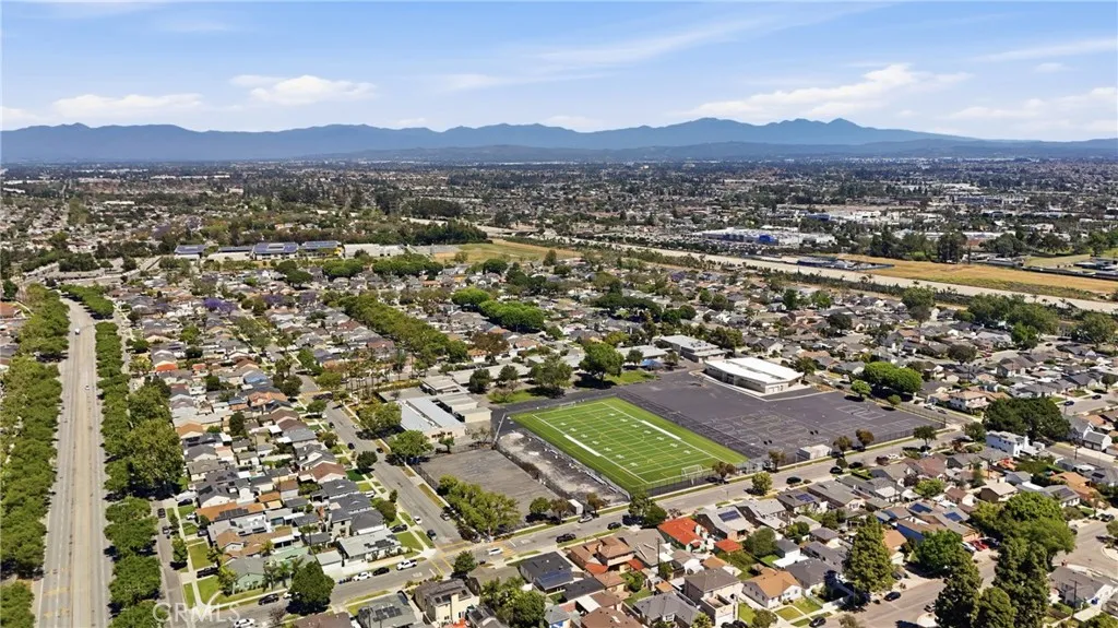 6926 E Peabody St, Long Beach, CA 90808