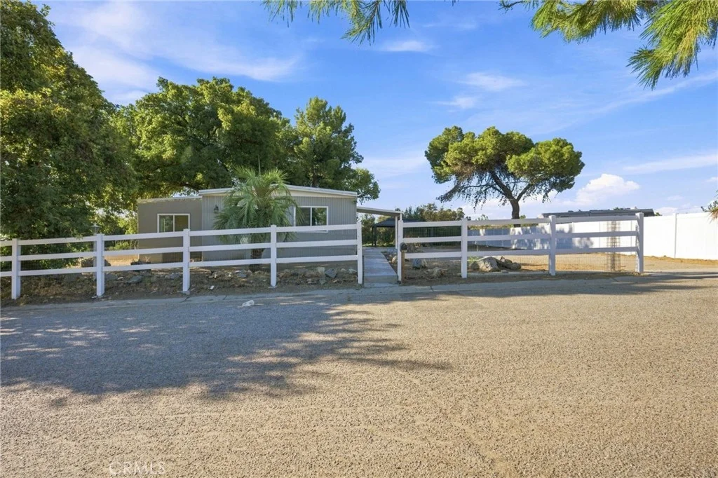 17183 Hidalgo Dr, Perris, CA 92570 photo 2