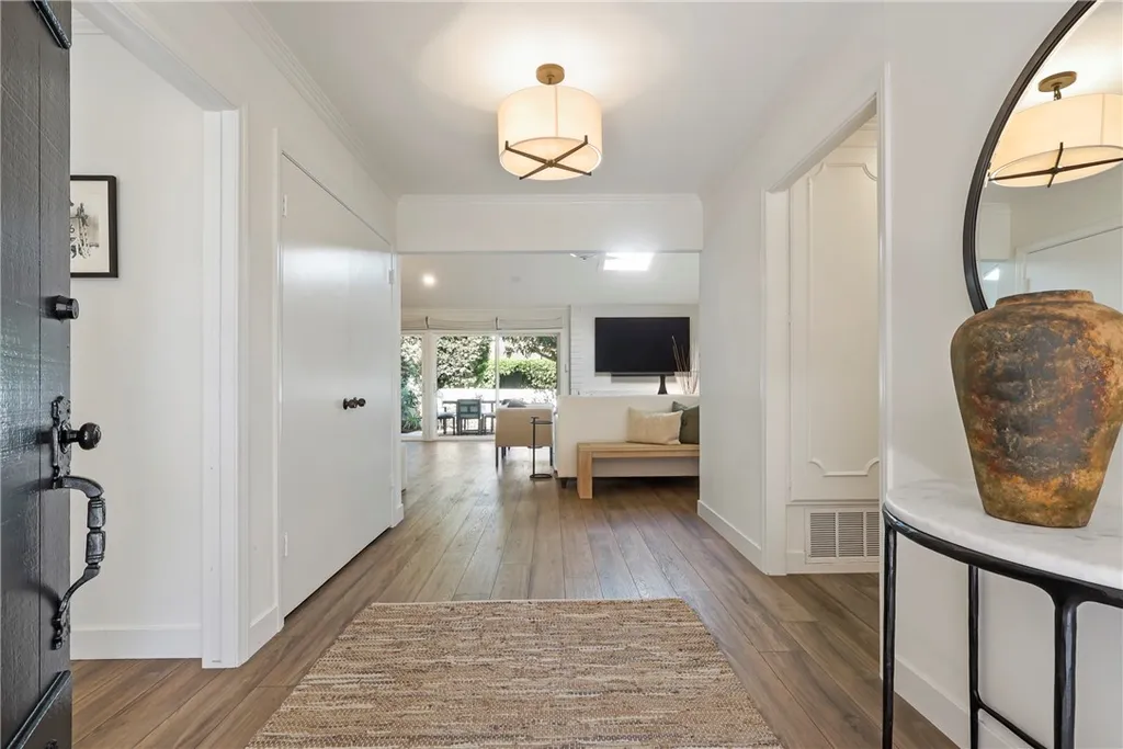 Additional image 3 of 443 Vista Parada, Newport Beach, CA 92660