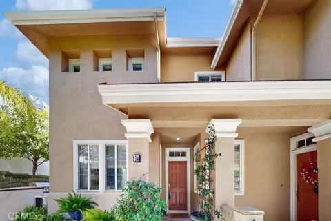 24205 Larkspur Court, Valencia, CA MLS: SR25003946
