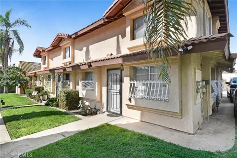 542 W Grand Avenue, Pomona, CA MLS: WS25098266
