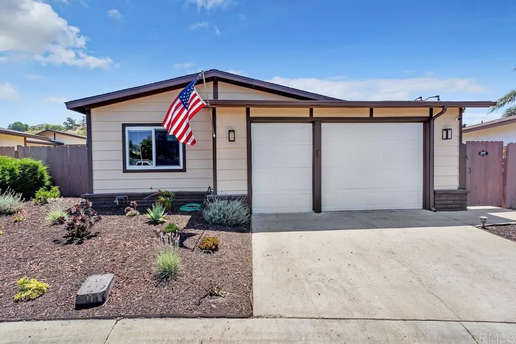 217 Walnut Gln, Escondido, CA 92027